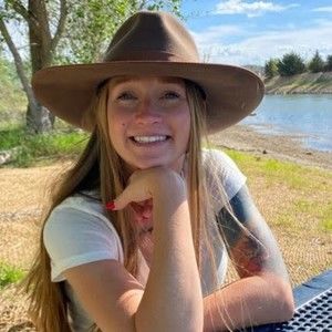 Meet your Posher, Lea